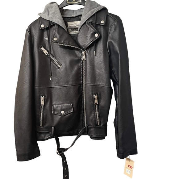 Levi's Women's Oversized Faux
Leather Belted Motorcycle
Jacket Size Small NWT - Picture 8 of 13